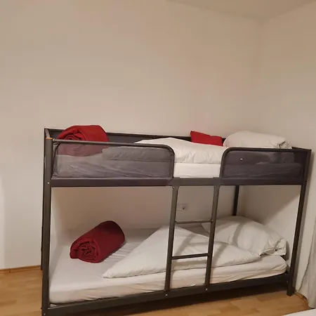 Sarahs Village Apartman *